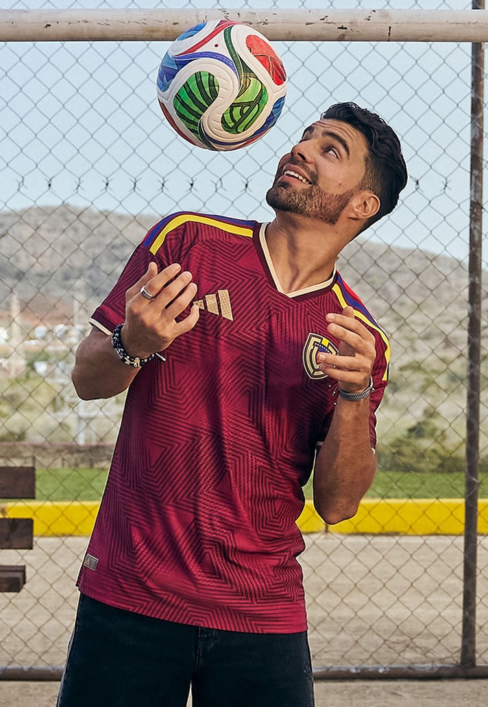 Adidas تكشف عن جميع أطقم المنتخبات الـ 22 الرئيسية لعام 2026
